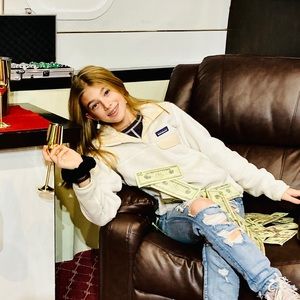 Meet your Posher, Olive